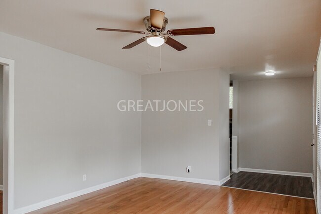 Building Photo - HOLIDAY SPECIAL! SIGN A LEASE BY NOVEMBER ...