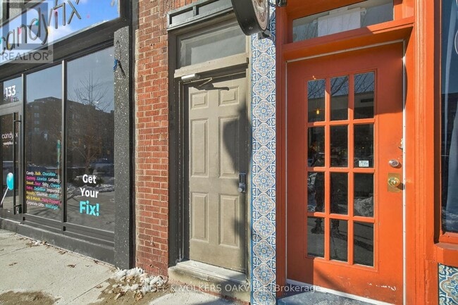 Building Photo - 131 Lakeshore Rd E