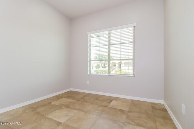 Building Photo - 26243 W Via Del Sol Dr