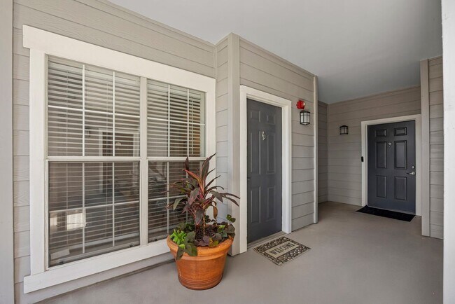 Foto del edificio - 12345 Lamplight Village Ave