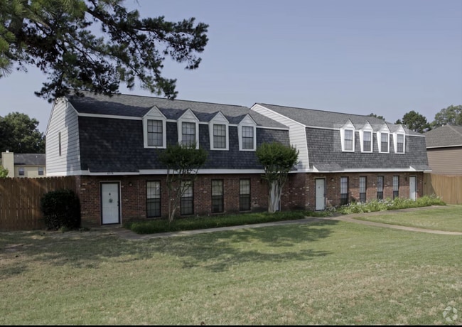 Building Photo - Fairfax Manor Townhomes