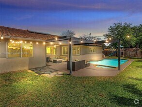 Building Photo - 11310 SW 58th Ct