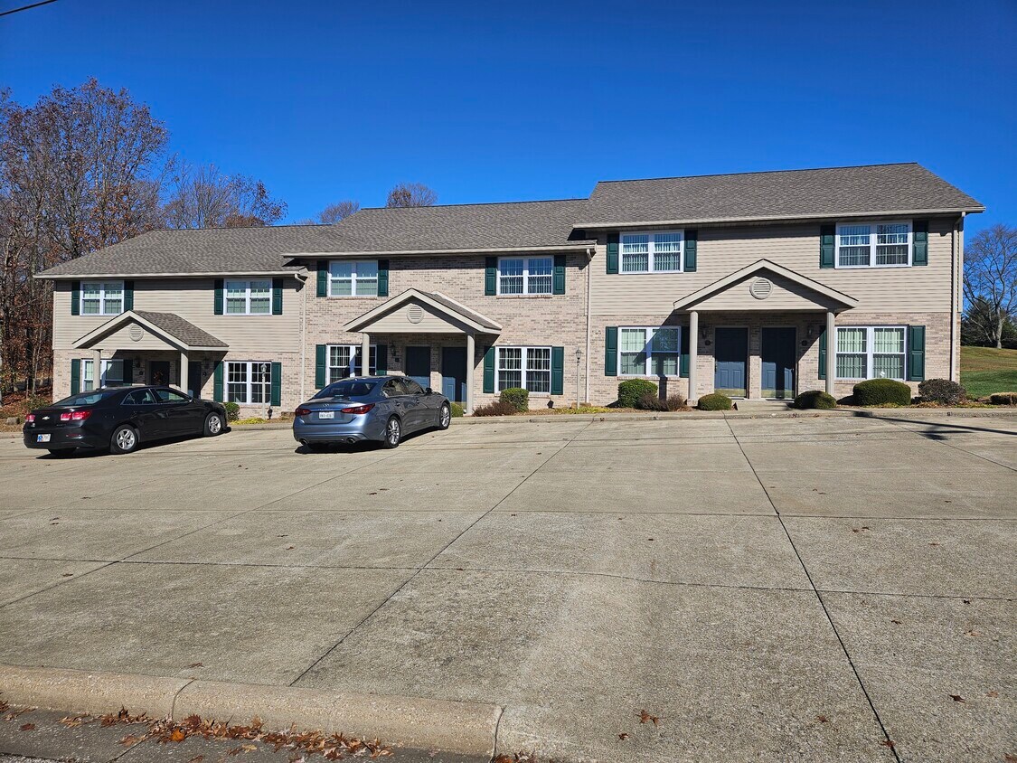 1480 Woodlawn Dr, Jasper, IN 47546 Townhome Rentals in Jasper IN