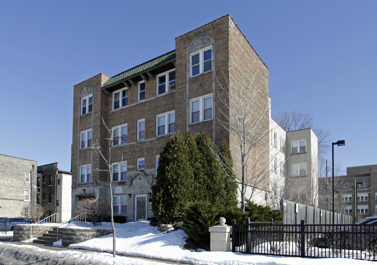 Primary Photo - Kilbourn Apartments