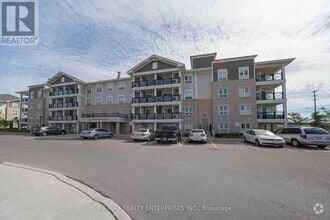Building Photo - 1045-1045 Nadalin Heights