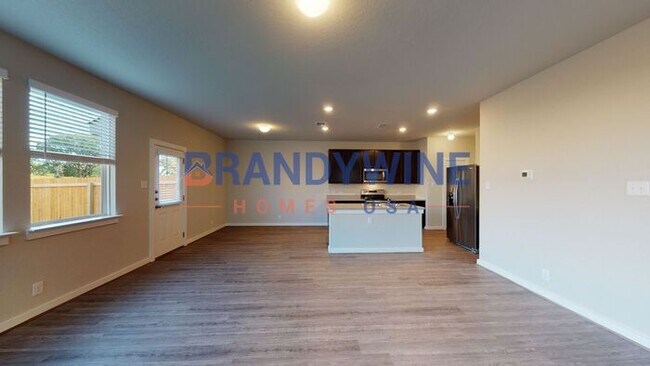 Foto del edificio - NEWER TOWNHOME