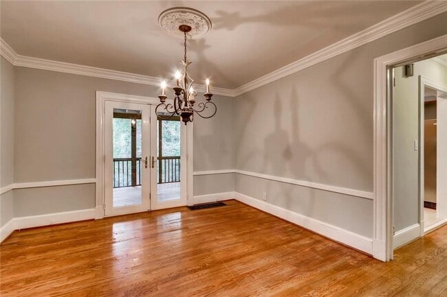 Foto del edificio - 1719 Ridgewood Dr NE