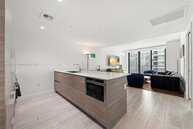 Foto del edificio - 1300 S Miami Ave