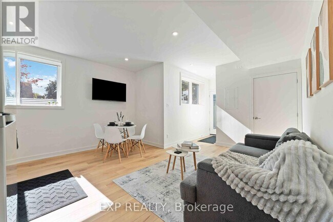 Building Photo - 844 Connaught Ave