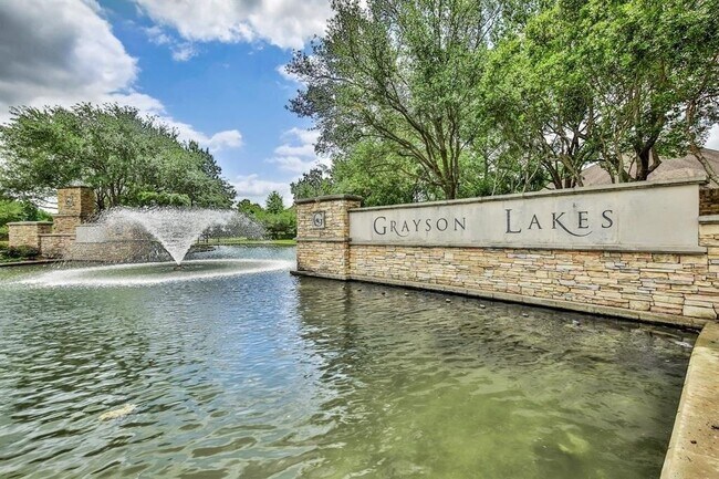 Building Photo - 1618 Grayson Lakes Blvd