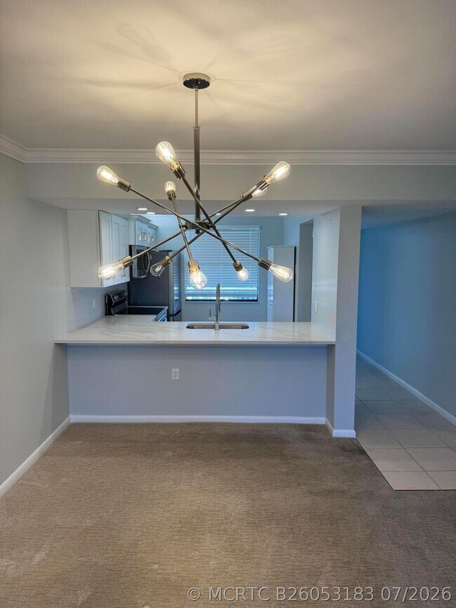 Foto del edificio - 3521 Village Blvd