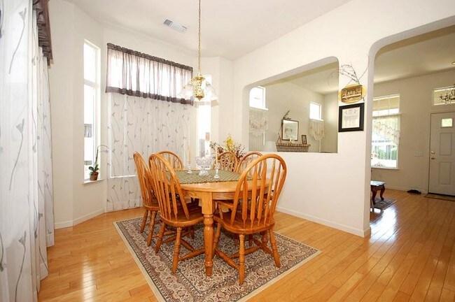 Building Photo - 4267 Madison Ln