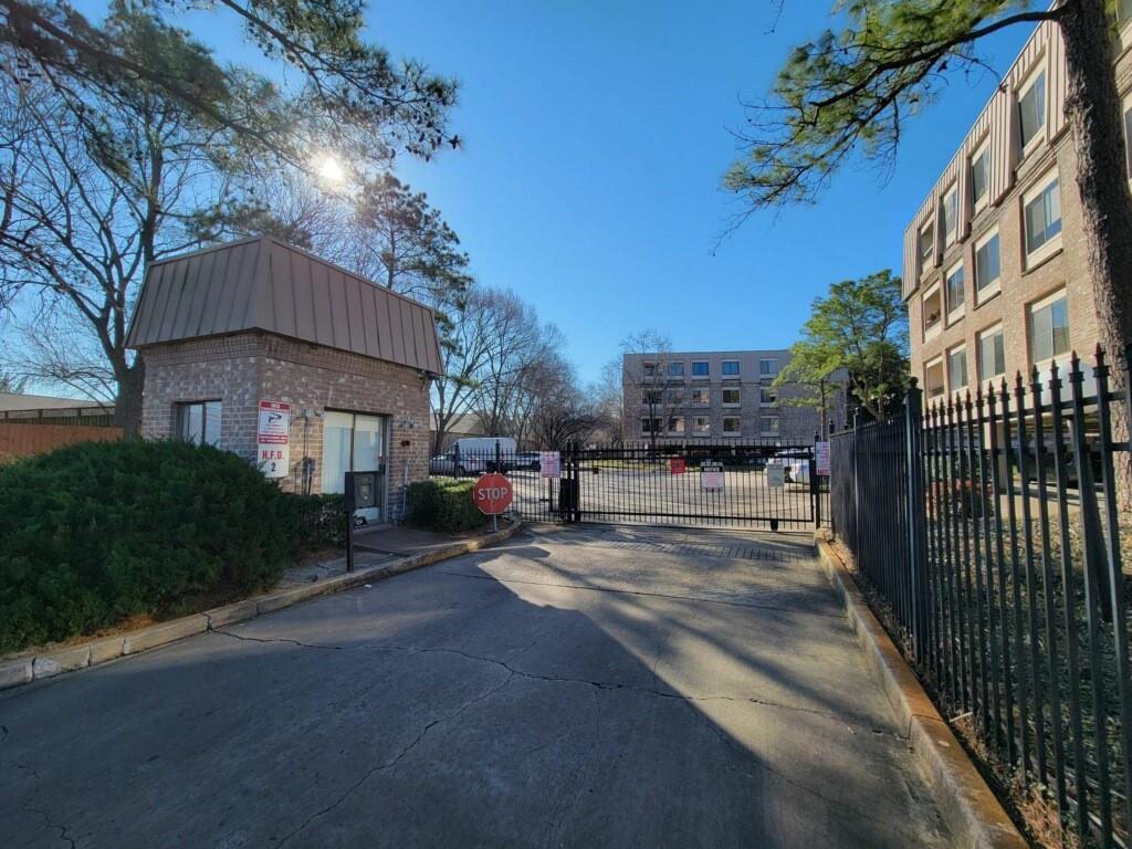 Primary Photo - 2211 S Braeswood Blvd