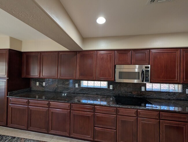 Foto del edificio - 4 Bedroom 2.5 Bath With Private Pool