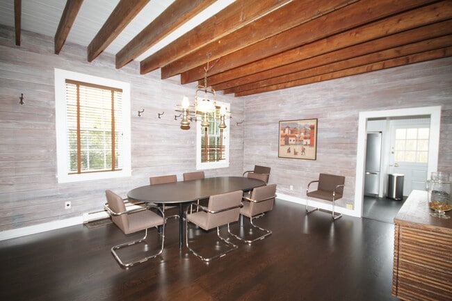 Building Photo - 470 Captains Neck Ln