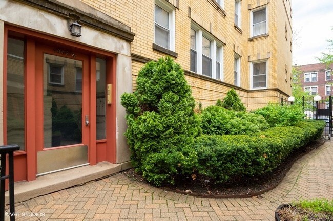 Foto del edificio - 4006 N Kenmore Ave
