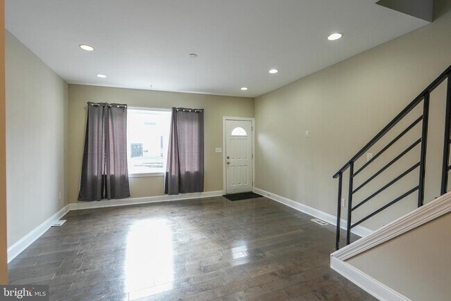 Foto del edificio - 2633 Tasker St