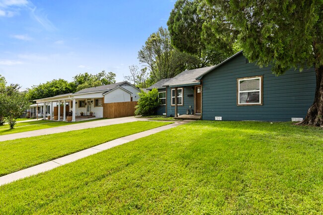 Foto del edificio - 3700 Charlton Ave