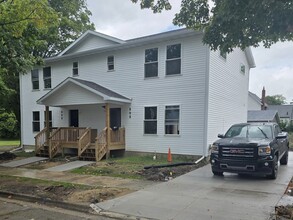 Building Photo - 800 Detroit St