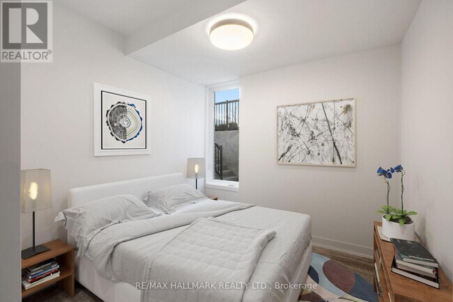 Photo du bâtiment - 40 Ed Clark Gdns