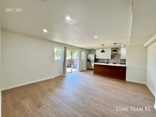 Building Photo - 4203 SW Trafficway