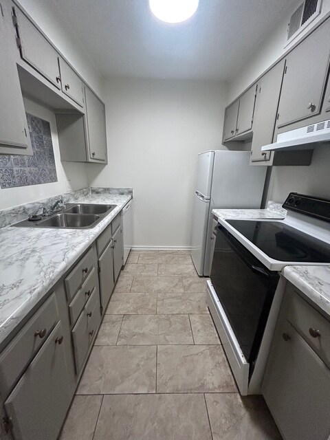 02_Cocina - 1208 Bush River Rd