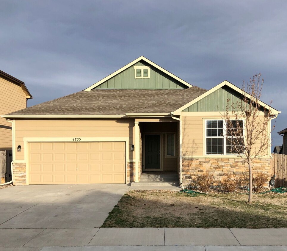 Foto principal - 3 bedroom close to Fort Carson!