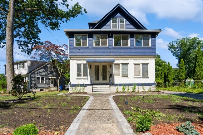 Building Photo - 20 Belmont St