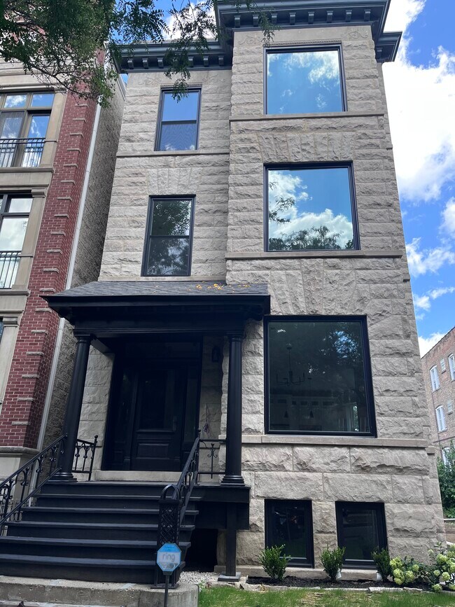 Foto del edificio - 1408 W Cuyler Ave