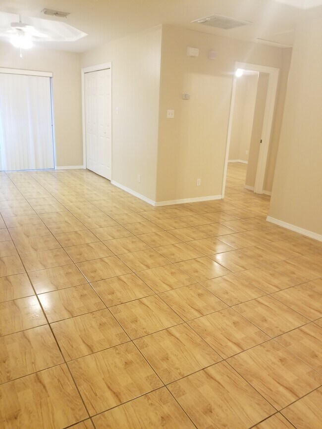 Building Photo - 1824 Tierra Dulce Dr
