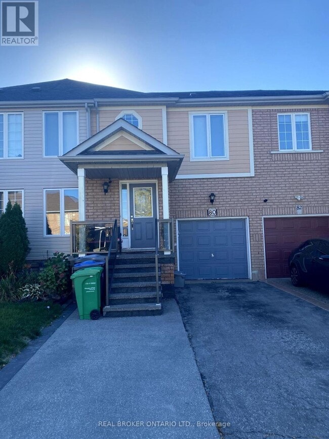 Building Photo - 80 Redfinch Way