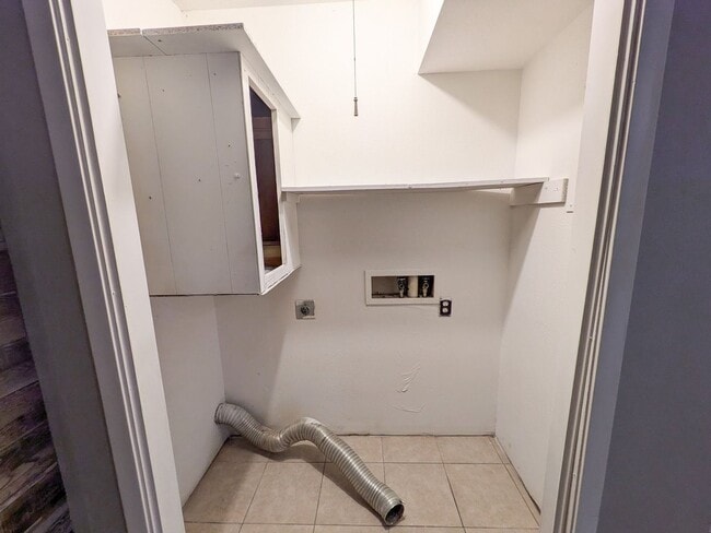 Building Photo - 6165 Coolidge Blvd