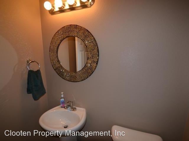 Building Photo - 3 br, 3 bath House - 721 Weyburn Drive