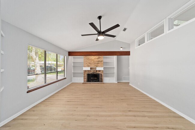 Foto del edificio - Beautifully Renovated 3 Bed 2 Bath Home in...