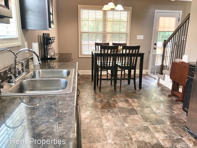 Building Photo - 3 br, 2.5 bath House - 1149 Meachem Dr