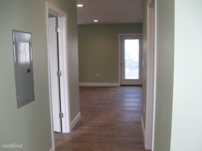 Foto del edificio - 1 br, 1 bath Apartment - 2 South Grove Street