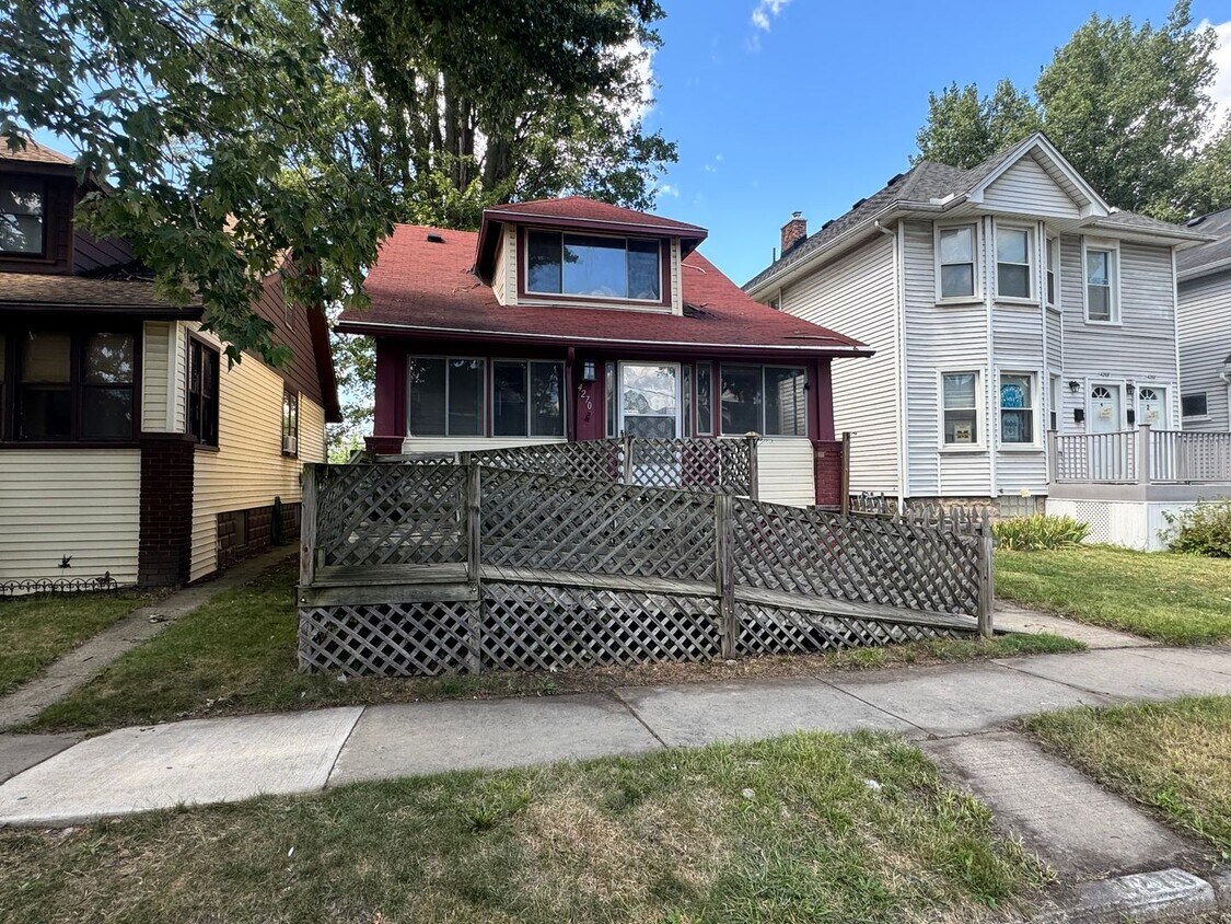 Foto principal - Recently rehabbed home available now!