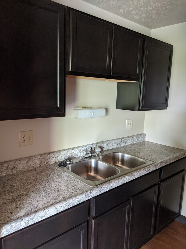 Kitchen - 2813 Queen City Ave