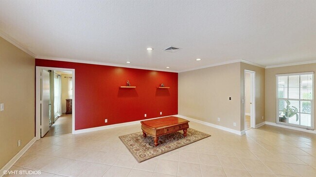 Foto del edificio - 488 Forestview Dr