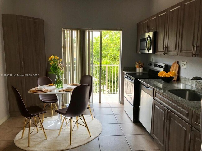 Foto del edificio - 6972 NW 179th St