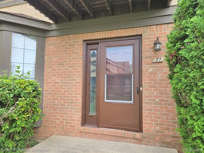 Foto del edificio - 71 Meadow Wood Dr