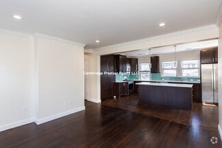 Building Photo - 745 Fellsway