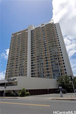 Building Photo - 1655 Makaloa St