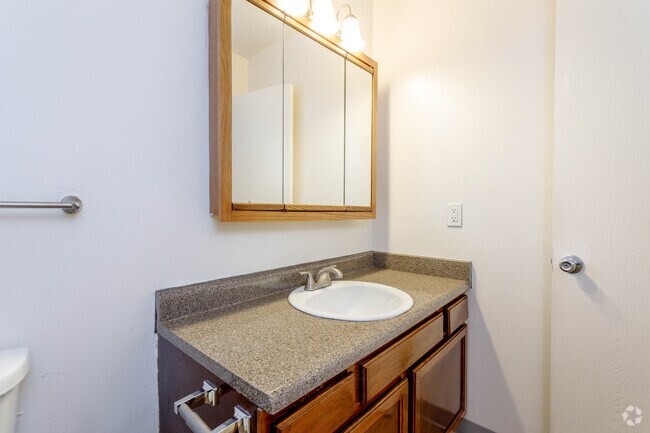 1HAB, 1BA - 588 ft² - Waterview on the Parkway Apartments