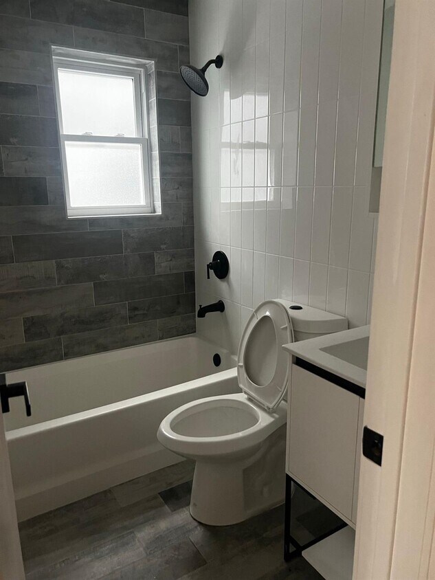 Foto del edificio - 7225 Hillmeyer Ave