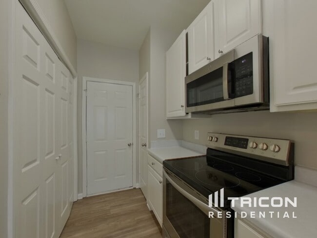 Building Photo - 3004 Dairy Farm Dr