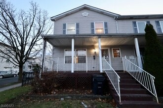 Building Photo - 124 Dickerson St