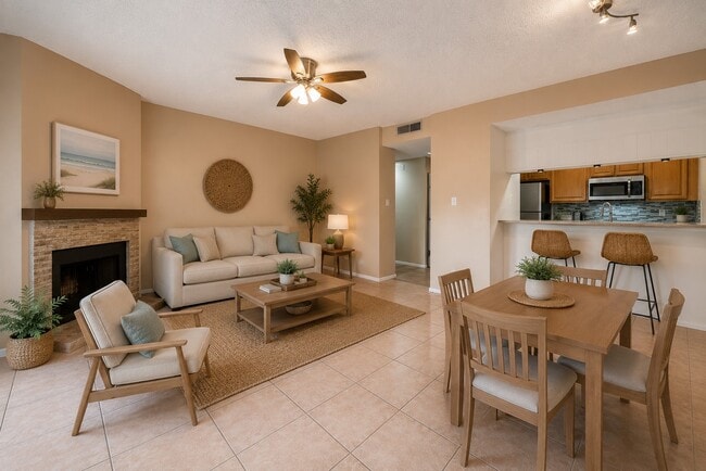 Building Photo - 7069 N Holiday Dr