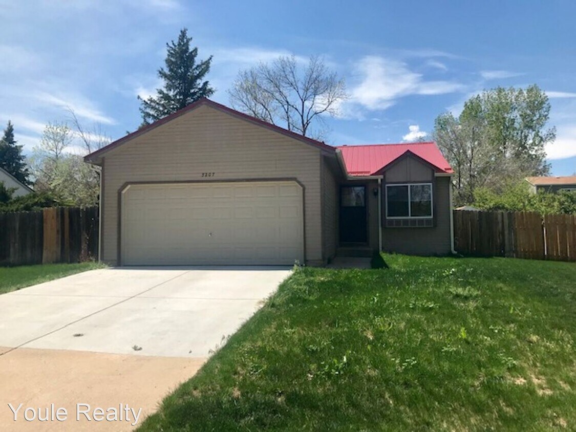 2 br, 2 bath House 3207 Gatlin St House Rental in Fort Collins, CO