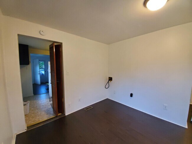Foto del edificio - 3325 Downes St